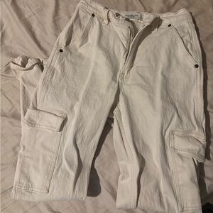 Abercrombie the 90’s straight ultra high rise cream cargo pants